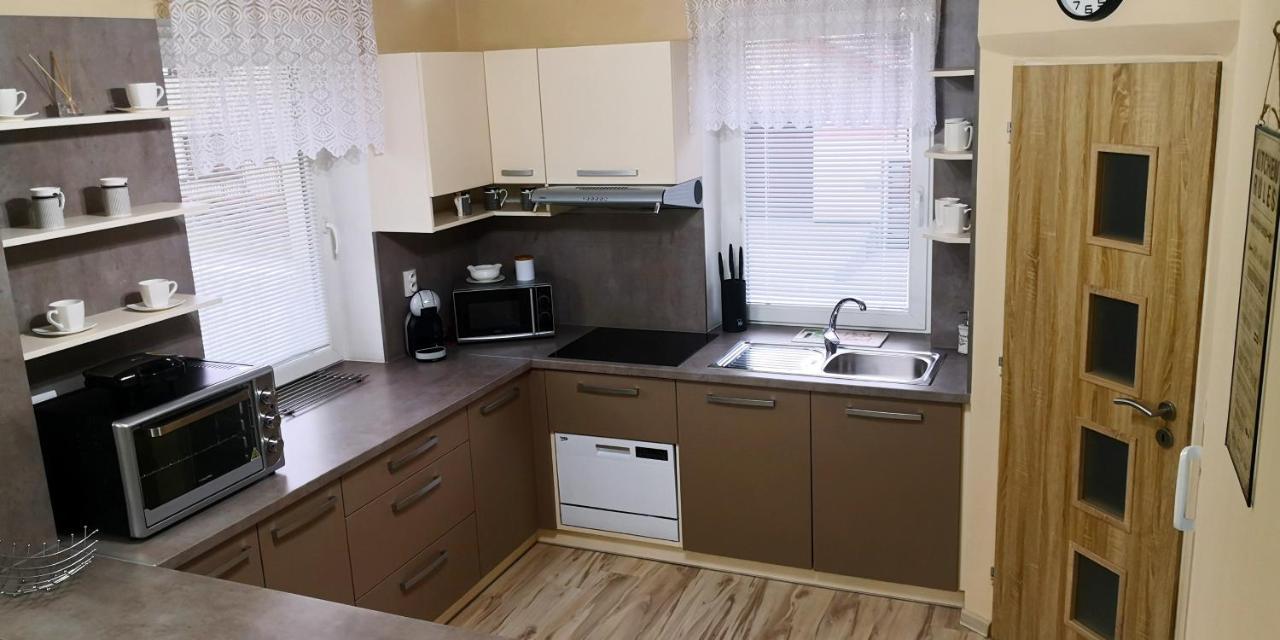 Apartmany Riviera A Chalupa Riviera Liptov, Besenova Exterior photo