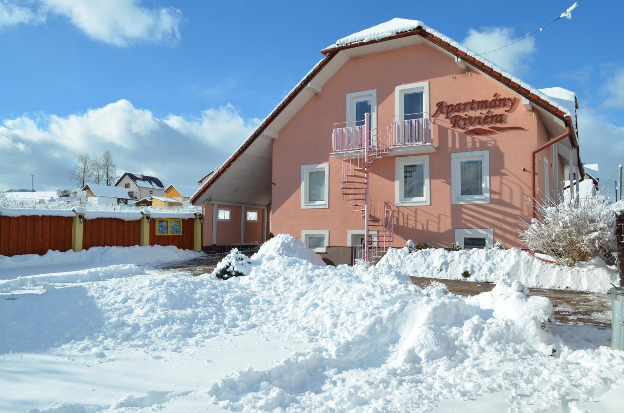 Apartmany Riviera A Chalupa Riviera Liptov, Besenova Exterior photo
